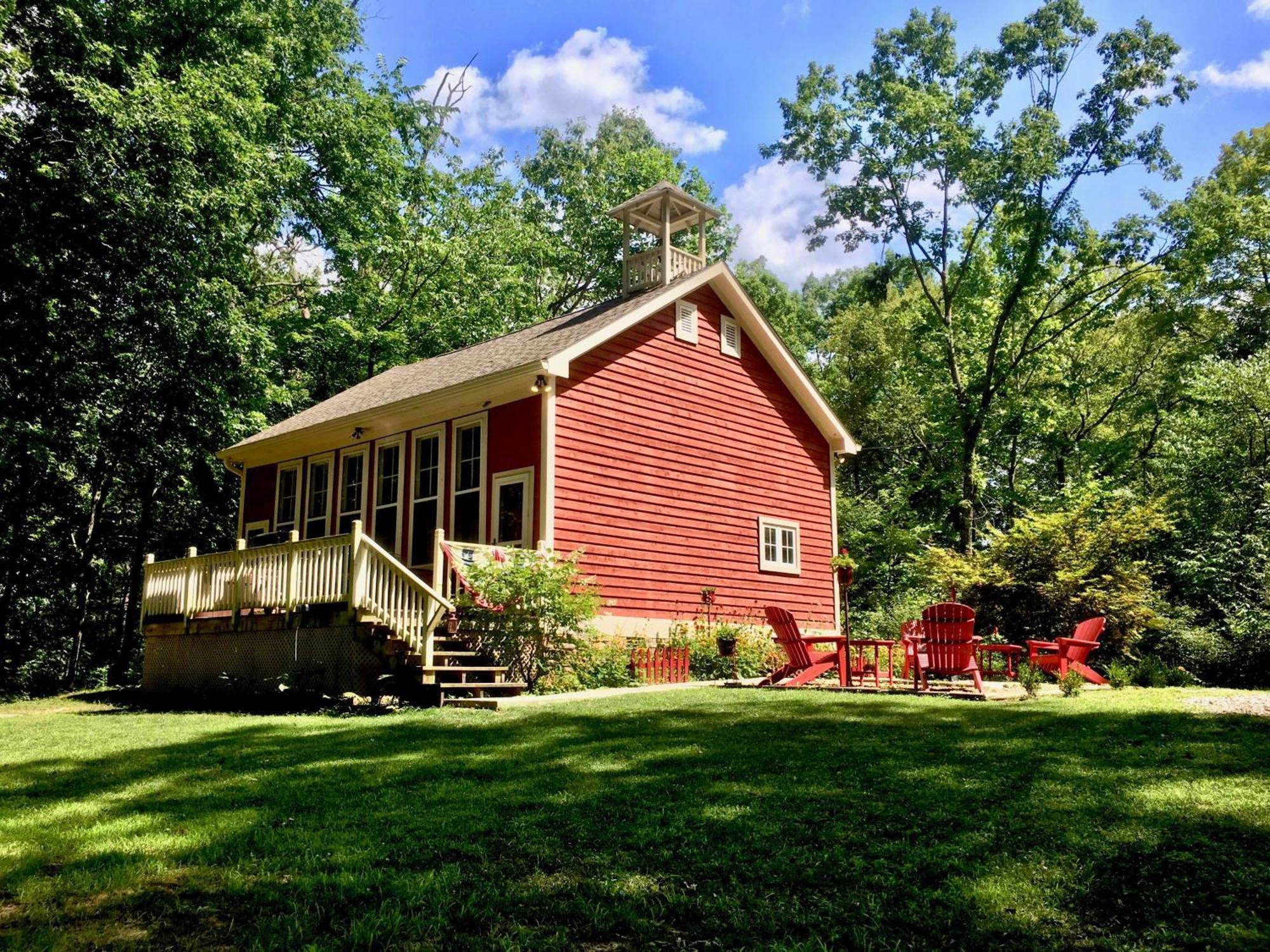 1891 Schoolhouse Inn Morgantown Buitenkant foto